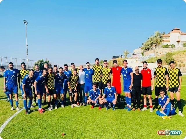 התמונה המרגשת בסוף המשחק. צילום: מכבי נוג'ידאת